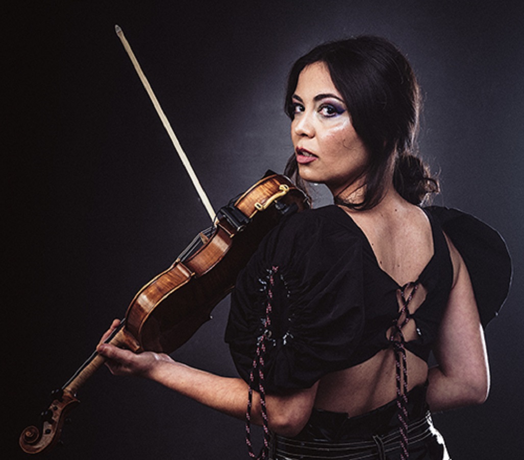 Carla Grimaldi in concerto novembre 2023 al Centro Commerciale Campania