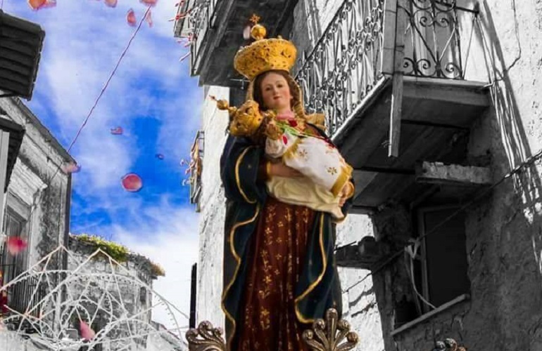 Festa di Maria SS dei Pozzi Re Maggio 2018 Lauro di Sessa Aurunca.jpg
