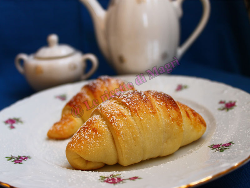 Cornetti di pasta brioche velocissimi.jpg