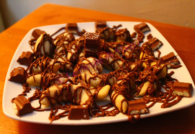 Dolcetti di pasta di pizza con nutella e kinder cioccolato.jpg