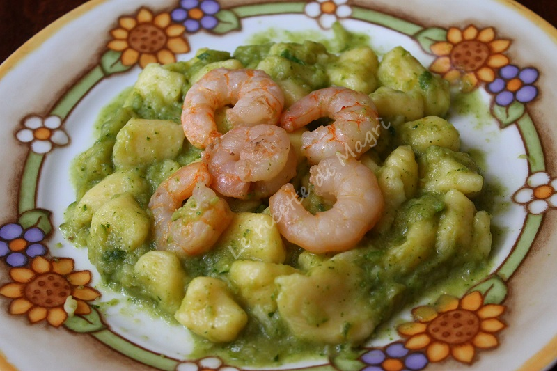 Gnocchi vegetariani con crema di zucchine e gamberetti.png