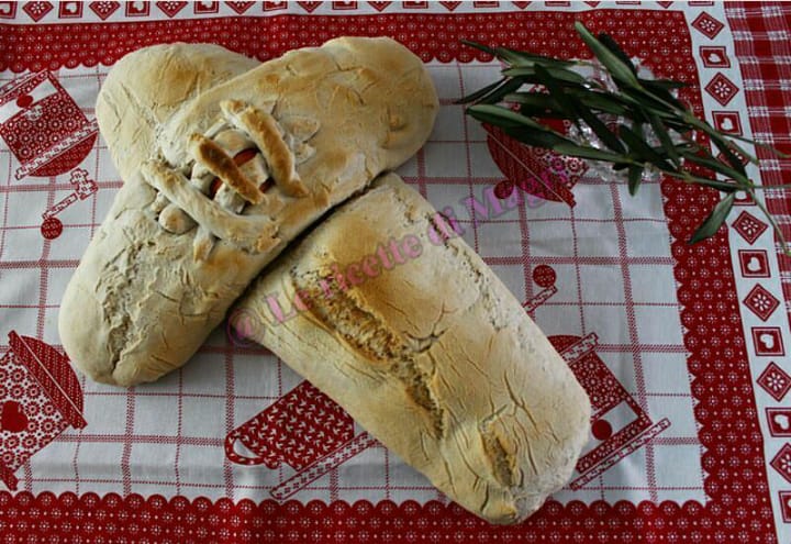 Pane per Pasqua a forma di croce.jpg
