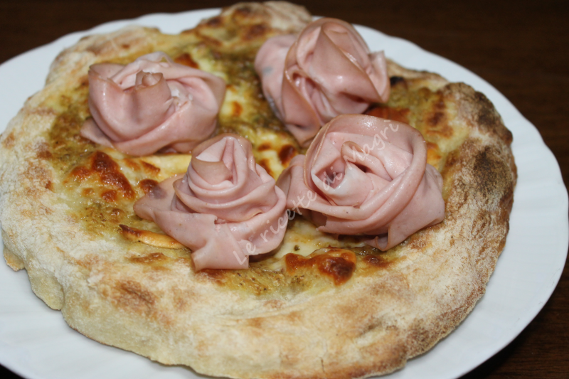 Pizza con mortadella e pesto di pistacchi.png