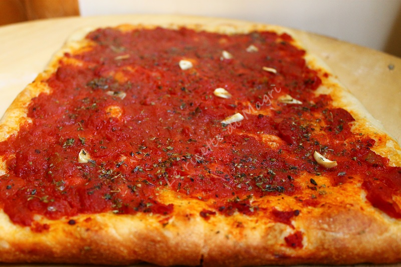 Pizza marinara in teglia.png