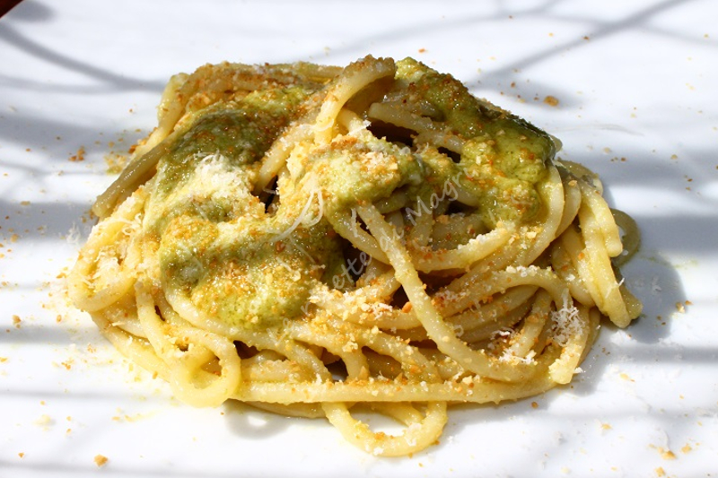 Spaghetti con pesto di olive.JPG