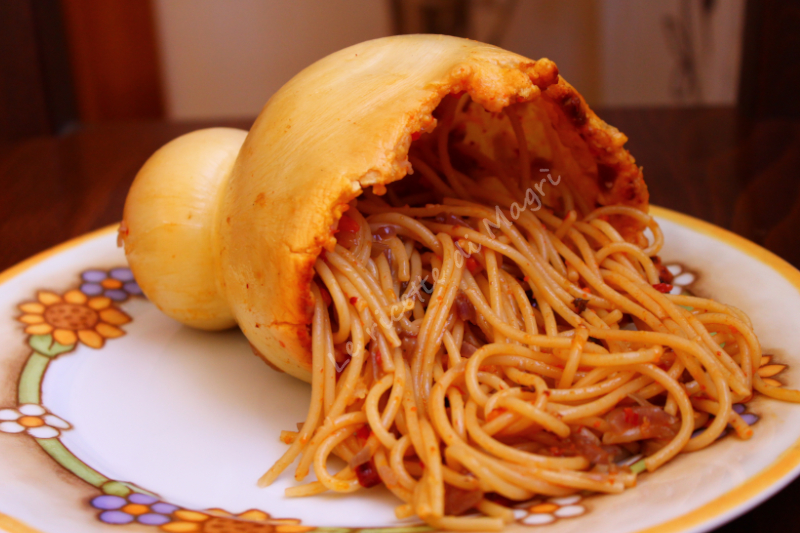 Spaghetti nduja cipolla di Tropea e caciocavallo.JPG