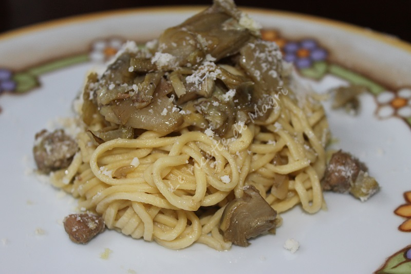 Tagliolini con carciofi e salsiccia.png