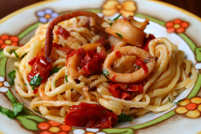 Tonnarelli con calamari.png