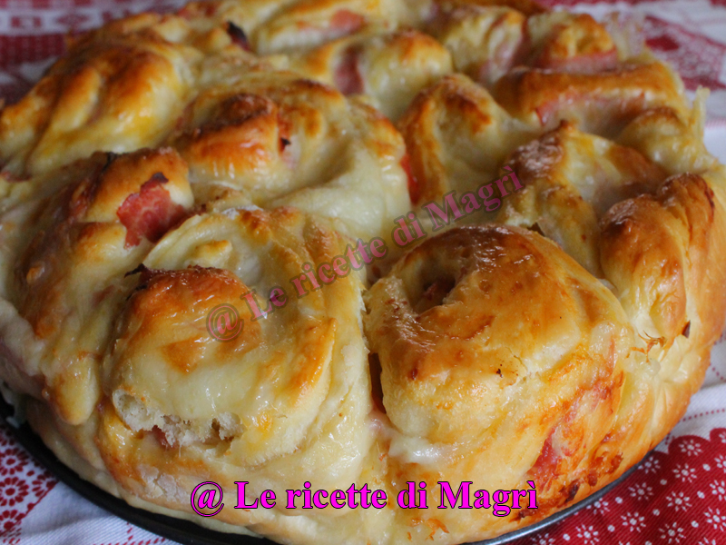 Torta di rose salata con stracchino e prosciutto cotto.jpg