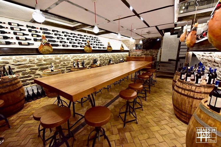 Foto di Hashtag Pizza in cantina a Vairano Patenora