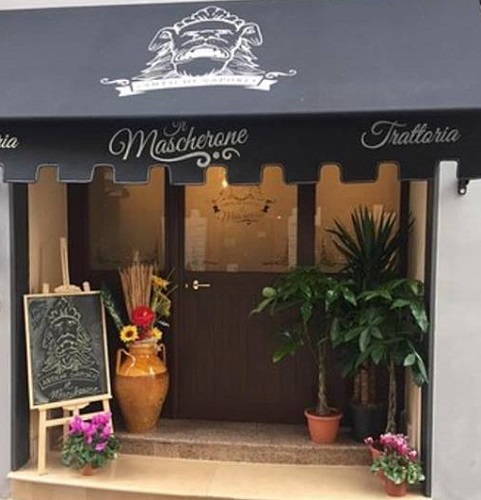 Foto di Il mascherone a Caserta