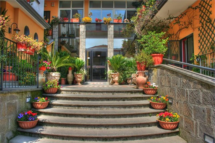Foto di Bronzetti a Castel Morrone