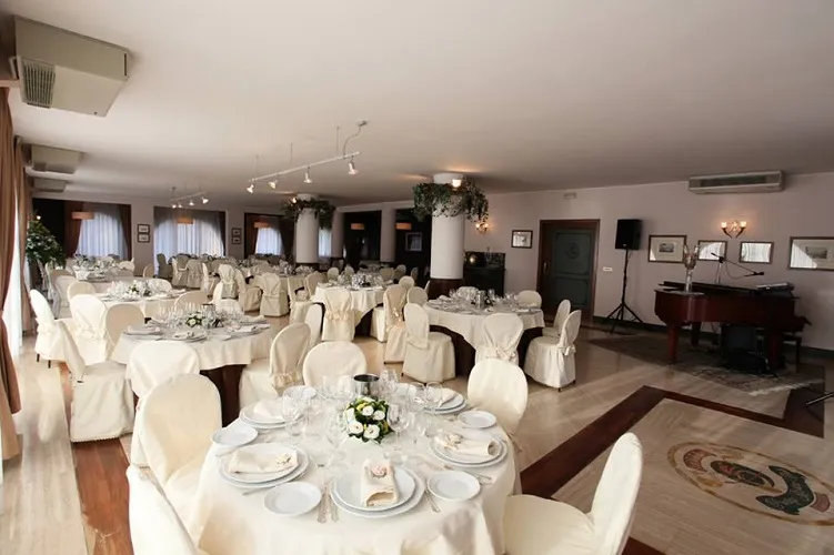 Foto della villa per matrimoni Prestige Sporting Club a Aversa